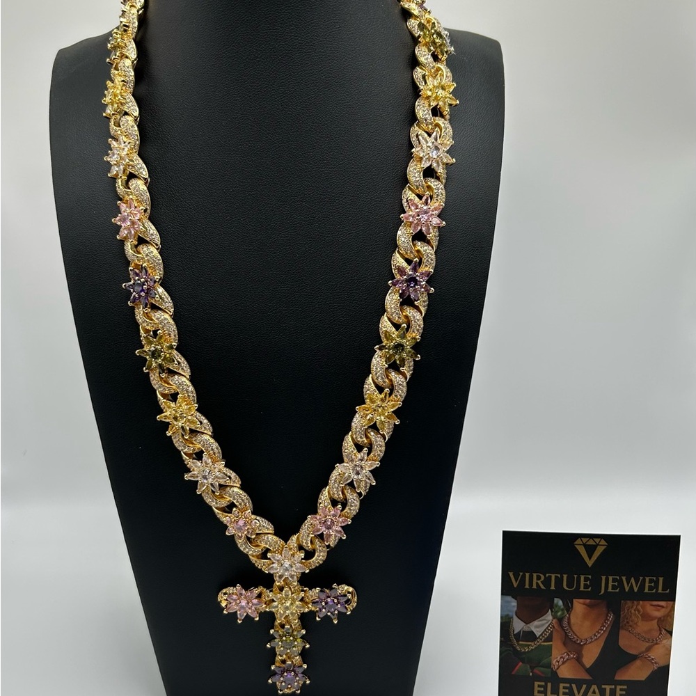 Flower 4 Leaf Clover Iced Out Gold Premium Quality Chain